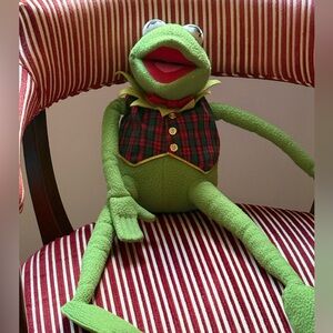 Green Plush Frog Toy for Reptile Enclosures